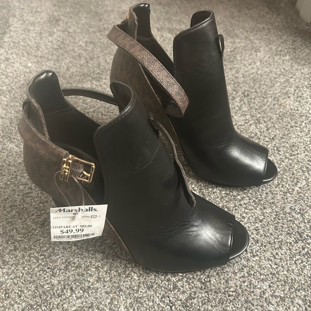 Mk heel boots